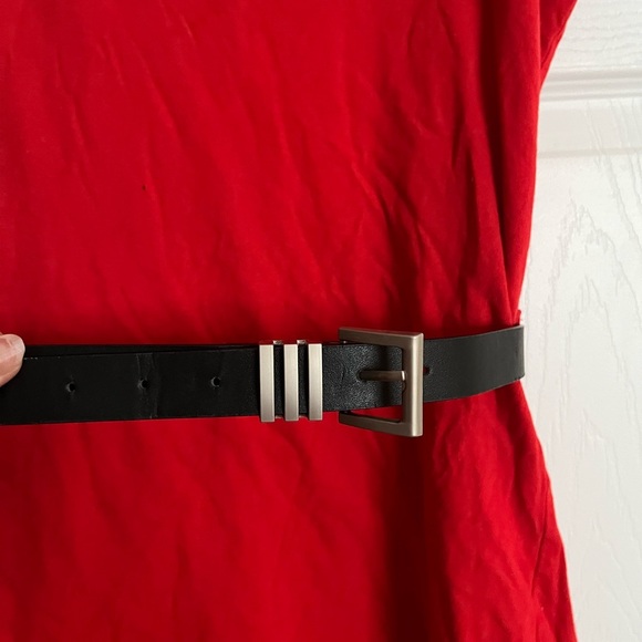 Red Sleeveless Dress with Belt - Picture 3 of 6